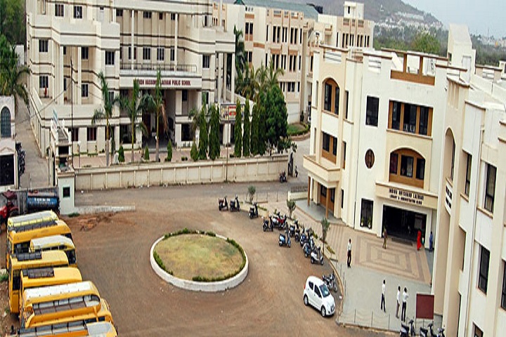https://cache.careers360.mobi/media/colleges/social-media/media-gallery/14635/2019/5/10/Campus View of Sant Hirdaram Girls College Bhopal_Campus-View.jpg